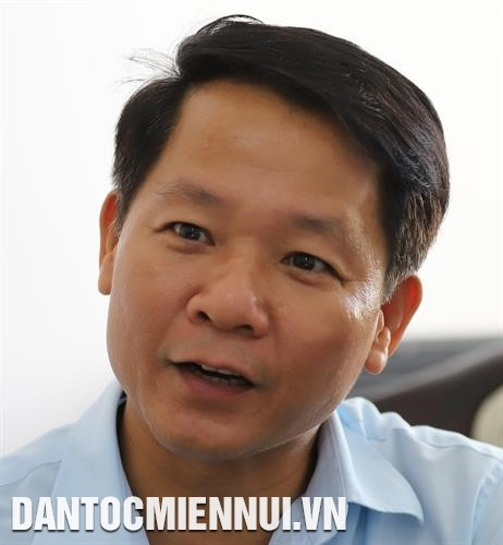 "យើងខ្ញុំបានដឹកនាំចង្អុលបង្ហាញនិងណែនាំផ្នែកអប់រំស្រុក ត្រូវលើកកម្ពស់ជាងទៀតនូវគុណភាពអប់រំ បំពេញល្អការងារផ្សព្វផ្សាយ ចលនាសិស្សានុសិស្សមកកាន់ថ្នាក់រៀន យកចិត្តទុកដាក់ដល់ជីវភាពរស់នៅ សកម្មភាពនៃជីវភាពរស់នៅប្រចាំថ្ងៃរបស់គ្រូបង្រៀន...។ ធ្វើបានយ៉ាងដូច្នេះទើបការងារអប់រំនៅស្រុកតំបន់ខ្ពស់ព្រំដែនដូចជា មឿងតែ សម្រេចបានប្រសិទ្ធភាពជាវិជ្ជមាន"- លោក ត្រឹនឌឹកហៀន អនុប្រធានគណៈកម្មាធិការប្រជាជនស្រុក មឿងតែ (ខេត្ត ឡាយចូវ)។