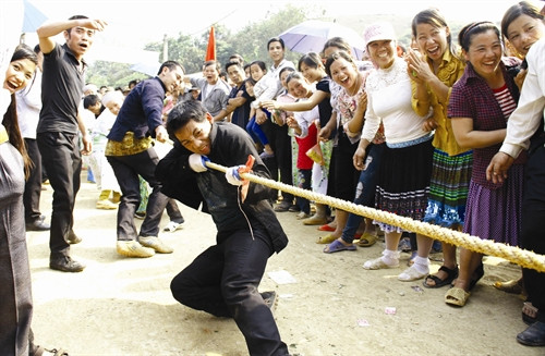 ប្រកួតទាញព្រ័ត្រ ប្រកួតទាញព្រ័ត្រ