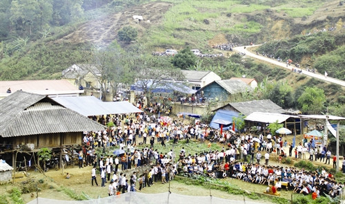 ថ្ងៃបុណ្យទាក់ទាញបងប្អូនជនជាតិម៉ុងយ៉ាងច្រើនកុះករមកចូលរួម ថ្ងៃបុណ្យទាក់ទាញបងប្អូនជនជាតិម៉ុងយ៉ាងច្រើនកុះករមកចូលរួម