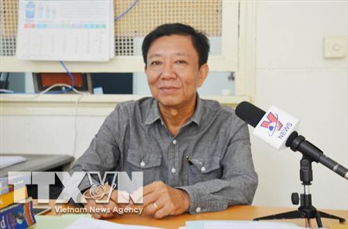 អ្នកកាសែត កែវ ច័ន្ទតារា អគ្គនាយករងនៃទីភ្នាក់ងារព័ត៌មានកម្ពុជា (AKP) អញ្ជើញ ផ្ដល់បទសម្ភាសដល់អ្នកយកព័ត៌មាននៃទីភ្នាក់ងារព័ត៌មានវៀតណាមប្រចាំ នៅ កម្ពុជា។ រូបថត៖ ទីភ្នាក់ងារព័ត៌មានវៀតណាម អ្នកកាសែត កែវ ច័ន្ទតារា អគ្គនាយករងនៃទីភ្នាក់ងារព័ត៌មានកម្ពុជា (AKP) អញ្ជើញ ផ្ដល់បទសម្ភាសដល់អ្នកយកព័ត៌មាននៃទីភ្នាក់ងារព័ត៌មានវៀតណាមប្រចាំ នៅ កម្ពុជា។ រូបថត៖ ទីភ្នាក់ងារព័ត៌មានវៀតណាម