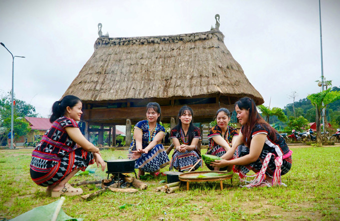 ក្មេងៗ កឺទូ ជំនាន់ក្រោយកំពុងបន្តដំណើរប្រពៃណីពីមួយថ្ងៃទៅមួយថ្ងៃ រួមកម្លាំងជាមួយជំនាន់ដូនតាថែរក្សាបណ្តាតម្លៃដ៏ល្អប្រសើររបស់សហគមន៍ co-tu-3.jpg