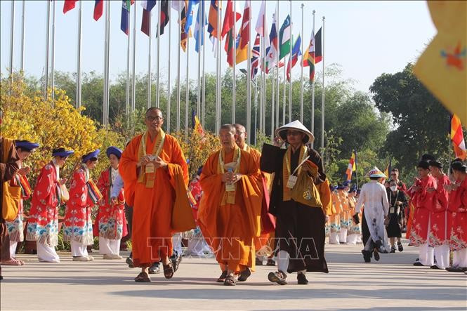 គណៈប្រតិភូក្នុងប្រទេសនិងអន្តរជាតិច្រើនកុះករអញ្ជើញនិងនិមន្តចូលរួមបិទមហាពិធីបុណ្យវិសាខបូជាអង្គការសហប្រជាជាតិលើកទី ២០ ឆ្នាំ ២០២៥ 5.jpg