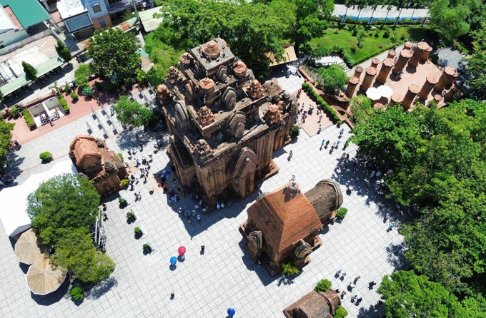 កេរដំណែលជាតិពិសេសប្រាសាទ បា ពោណាហ្គារ សង្កាត់ បាក់ញ៉ាត្រាង ខេត្ត ខាញ់ហ្វា d-i-tich-quoc-gia-dac-biet-1.jpg