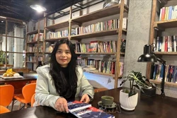 យោងតាមបណ្ឌិត ឡុក ធីធុយ លេខាសាខាសម្ពន្ធយុវជននៃបណ្ឌិត្យសភាស្រាវជ្រាវទ្វីបអឺរ៉ុប និងទ្វីប​អាមេរិក (បណ្ឌិត្យសភាវិទ្យាសាស្ត្រសង្គមវៀតណាម) ដើម្បីឱ្យយុវជនឆ្លើយតបតម្រូវការថ្មី មុនដំបូងត្រូវតែ​ផ្លាស់ប្តូរគំនិតអំពីនវានុវត្តន៍ច្នៃប្រតិដ្ឋជាមុនសិន។ រូបថត៖ យីវធុយ - ទីភ្នាក់ងារព័ត៌មានវៀតណាម