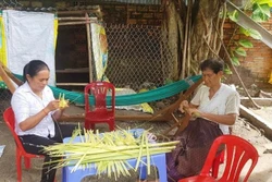 កាលពីមុន នំកាតំត្រូវបានធ្វើឡើងសម្រាប់តែពិធីបុណ្យធំៗរបស់ប្រជាជនខ្មែរ ដូចជាបុណ្យចូលឆ្នាំថ្មី បុណ្យសែនដូនតា (ភ្ជុំបិណ្ឌ) ជាដើម។ សព្វថ្ងៃនេះ តម្រូវការនំកាតំកើនឡើងខ្លាំង ក្លាយជានំពិសេសប្រចាំស្រុកក្នុងតម្លៃសមរម្យ ៦.០០០ ដុងមួយនំ។