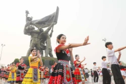 ជំនាន់នាអនាគតនៃភូមិកំណើតវីរភាព ដៀនបៀន