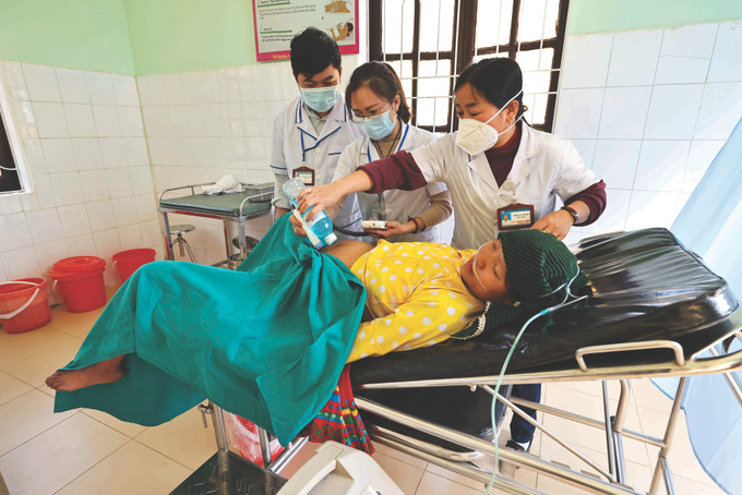 4-bac si tre het long vi dong bao vung cao Ha Giang-Minh Duc.jpg