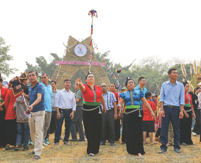 3-dac sac khong gian van hoa vung cao Dien Bien-trung kien.jpg