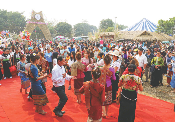 1-dac sac khong gian van hoa vung cao Dien Bien-trung kien.jpg