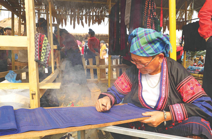 6-dac sac khong gian van hoa vung cao Dien Bien-trung kien.jpg