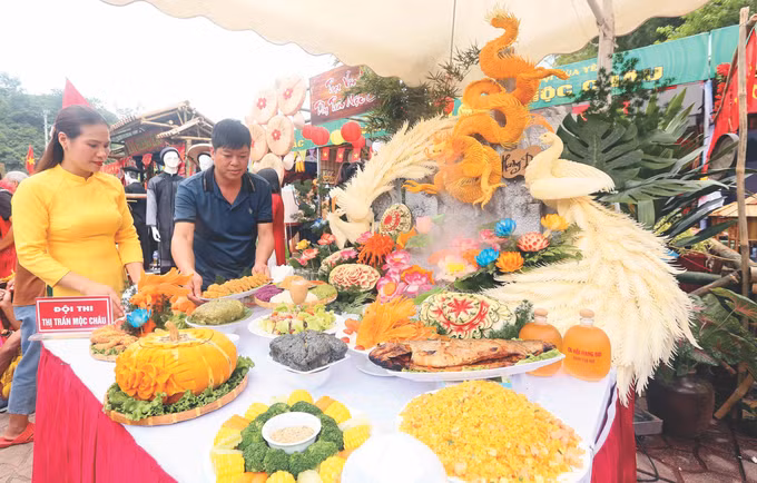 4-tuan hoa van hoa du lich Son La-quang quyet.jpg