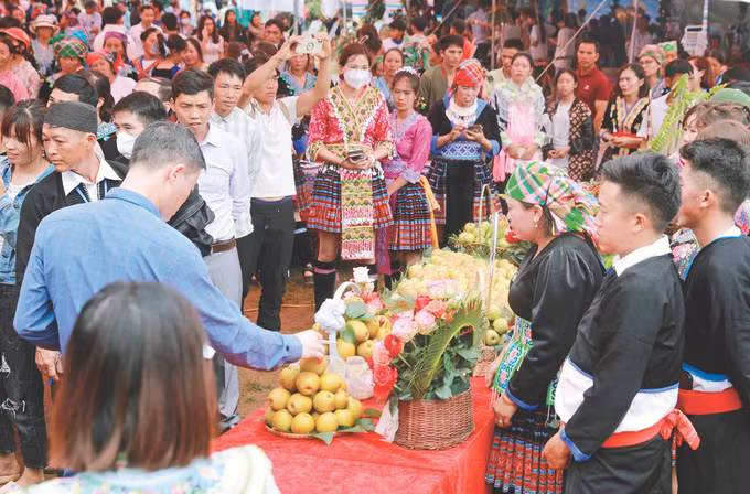 9-ngay hoi le-lai chau-quy trung.jpg