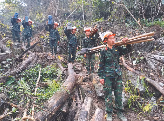 3-ra pha bom min o Ha Giang - anh Duc Tho.jpg