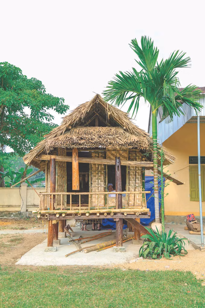 2-dan ca dan vu dan toc Tho-dinh tuyen-nghe an.JPG