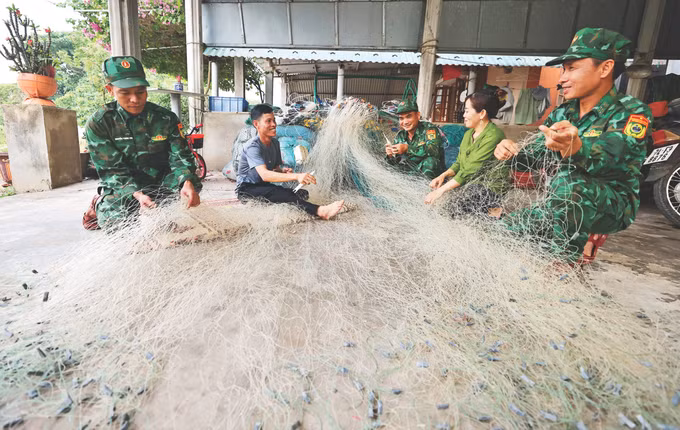 2-dao Con Co-Minh Duc.jpg