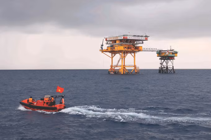 Nhà giàn DK1 Tu Chinh 1.JPG