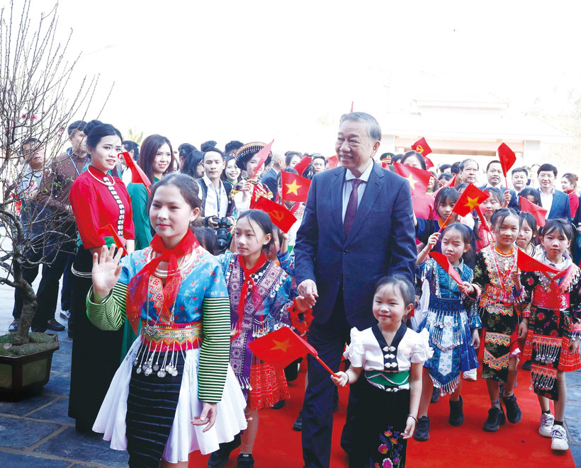 លោកអគ្គលេខាបក្ស តូឡឹម អញ្ជើញចូលរួមពិធីសម្ពោធវិទ្យាល័យមធ្យមសិក្សាចំណេះទូទៅអន្តេវាសិកអន្តរកម្រិតបឋមសិក្សា និងមធ្យមសិក្សាបឋមភូមិ ស៊ីប៉ាភីន