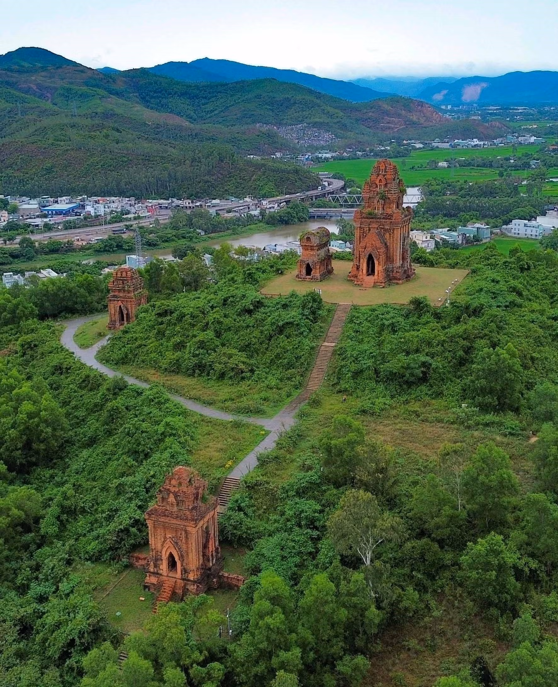 cham-1.jpg