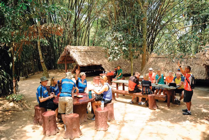 tphcm-doi-moi-sau-ngay-giai-phong-mien-nam-22b.jpg
