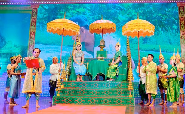 ដកស្រង់ចេញពីល្ខោនយូកេសម្តែងដោយសិល្បករសិល្បការិនីនៃក្រុមសិល្បៈខ្មែរ ខេត្ត សុកត្រាំង។ រូបថត៖ អានហៀវ