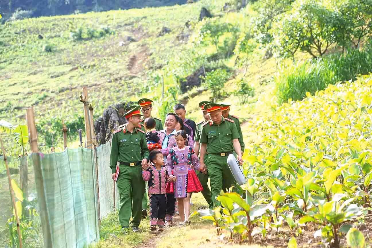 នគរបាលឃុំ វ៉ឹនហូ ខេត្ត ស៊ើនឡា ធានាសន្តិសុខសណ្តាប់ធ្នាប់មូលដ្ឋាន