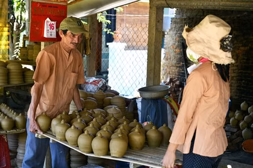 យកផលិតផលគ្រឿងភាជន៍ទៅហាលថ្ងៃ យកផលិតផលគ្រឿងភាជន៍ទៅហាលថ្ងៃ