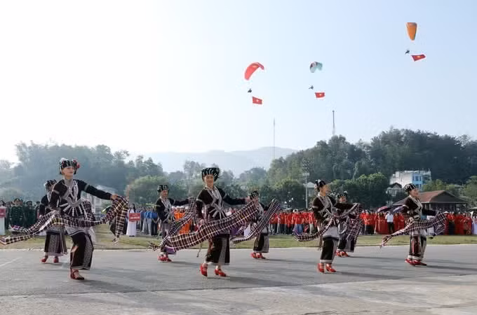 ឡាយចូវ អំណរបុណ្យឯករាជ្យជាតិ